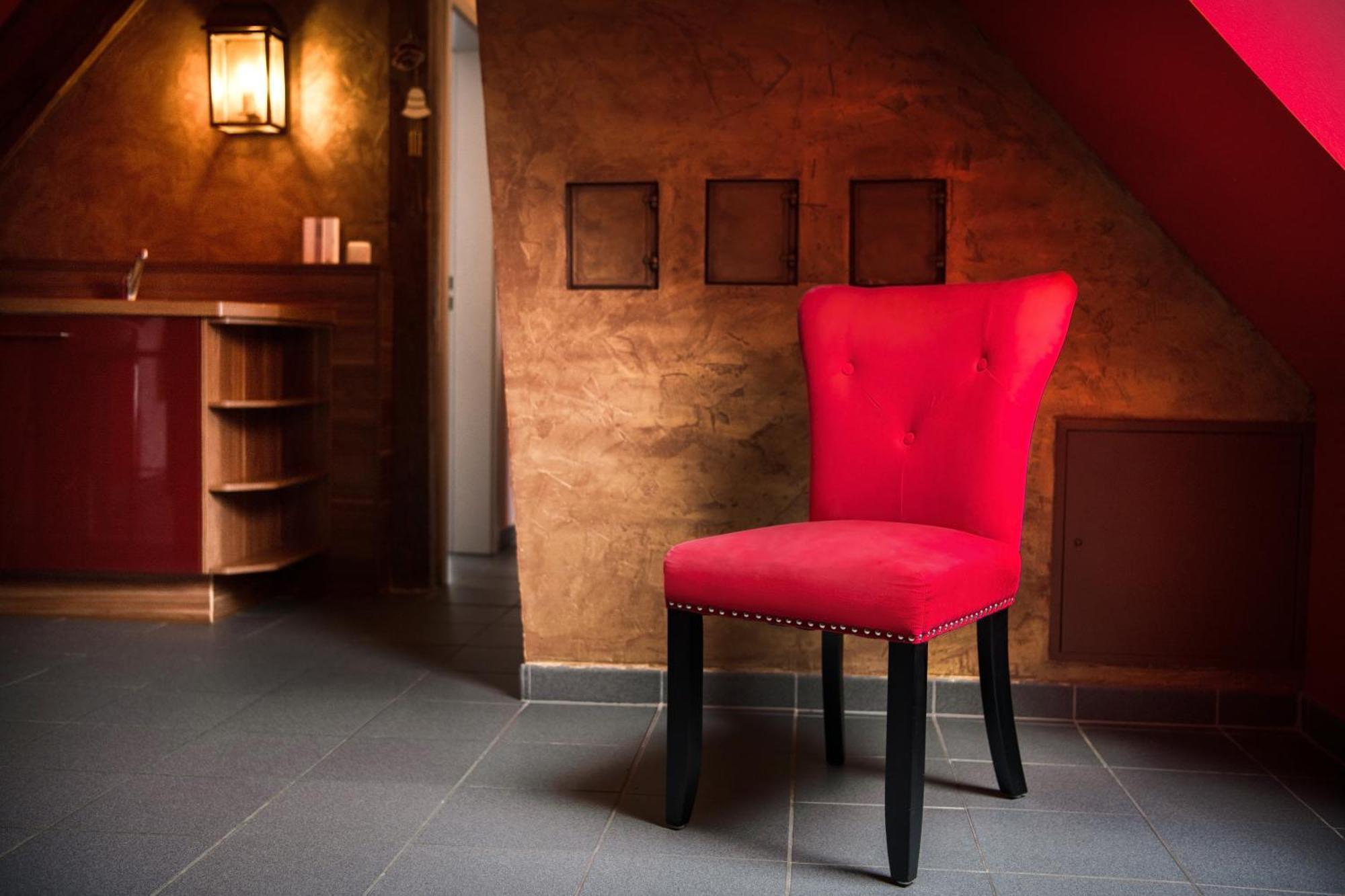 Lustra Stundenhotel - Adults Only Landshut Eksteriør billede