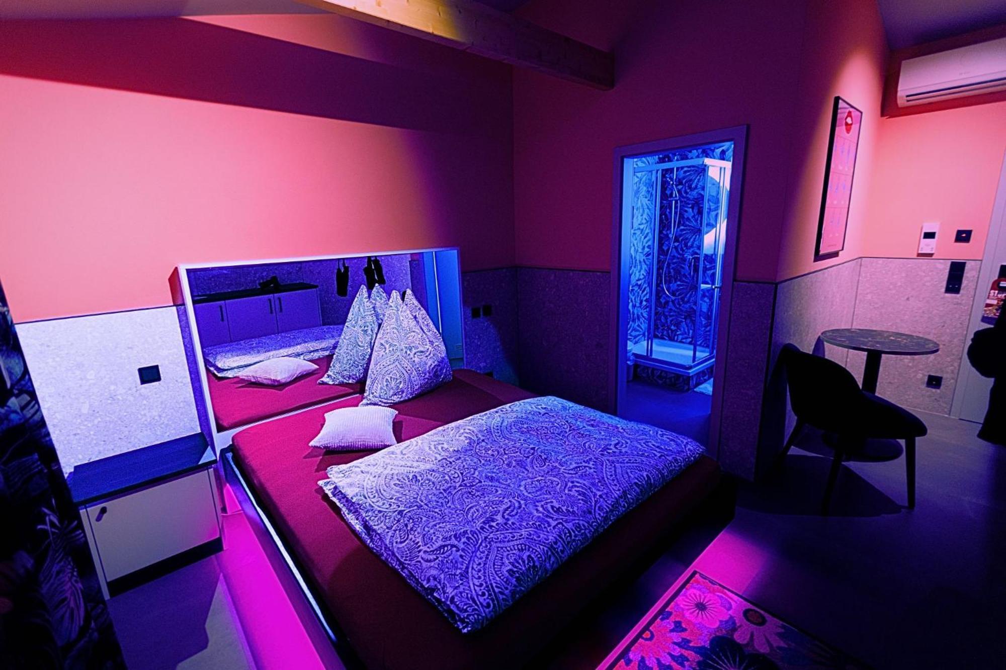 Lustra Stundenhotel - Adults Only Landshut Eksteriør billede