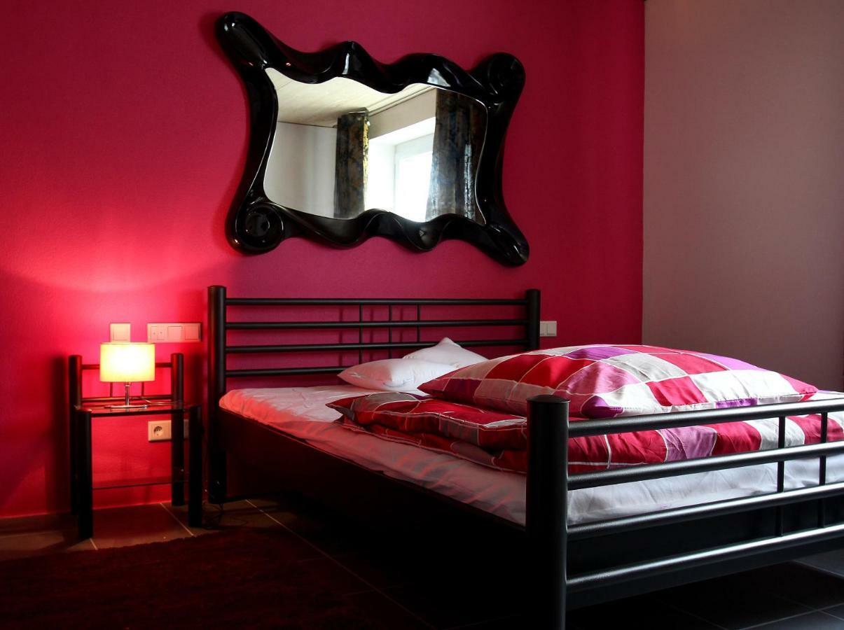 Lustra Stundenhotel - Adults Only Landshut Eksteriør billede